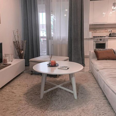 Apartment 2 Rooms Luxury Bukarest Exteriör bild