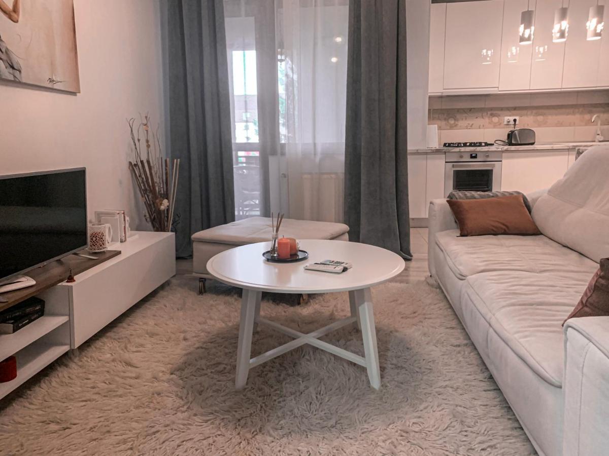 Apartment 2 Rooms Luxury Bukarest Exteriör bild
