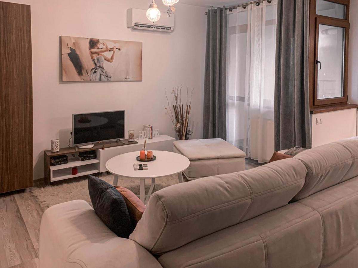 Apartment 2 Rooms Luxury Bukarest Exteriör bild